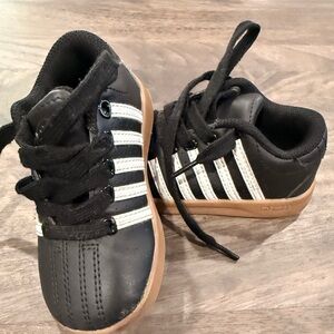 Adidas toddler shoes size 7